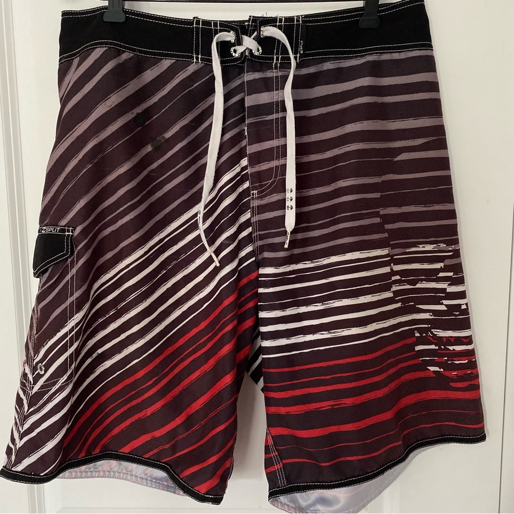 🟧FREE ADD-ON🟧 SPLIT • Men’s Board Shorts • 34” waist • black/red